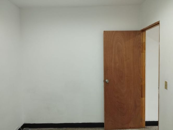 Local en arriendo en Carlos E Restrepo, Medellín, 40 m² · foto 5 de 11