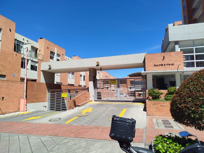 Apartamento de 3 alcobas en venta en Alameda, Bogotá, 62 m² · foto 2 de 24