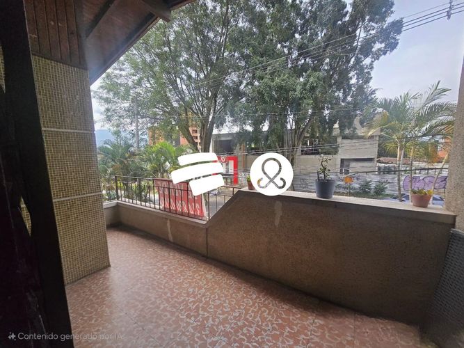 Casa de 6 alcobas en venta en La Castellana, Medellín, 253 m² · foto 3 de 23