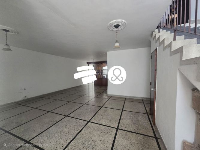 Casa de 6 alcobas en venta en La Castellana, Medellín, 253 m² · foto 6 de 23