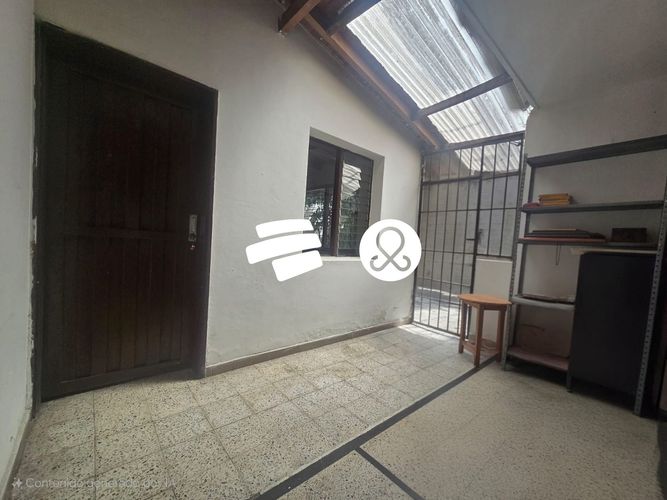 Casa de 6 alcobas en venta en La Castellana, Medellín, 253 m² · foto 8 de 23