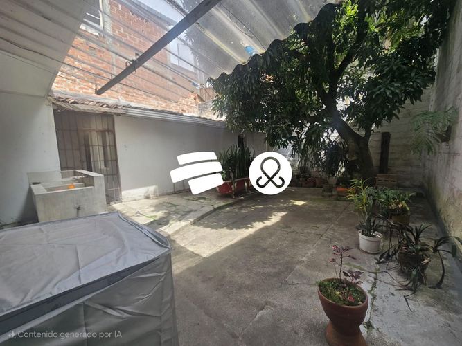 Casa de 6 alcobas en venta en La Castellana, Medellín, 253 m² · foto 10 de 23