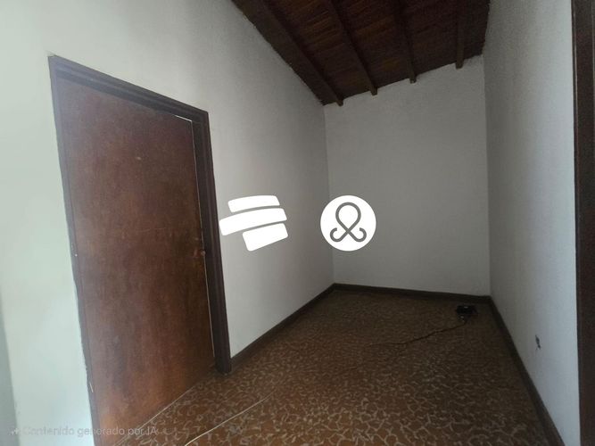 Casa de 6 alcobas en venta en La Castellana, Medellín, 253 m² · foto 12 de 23
