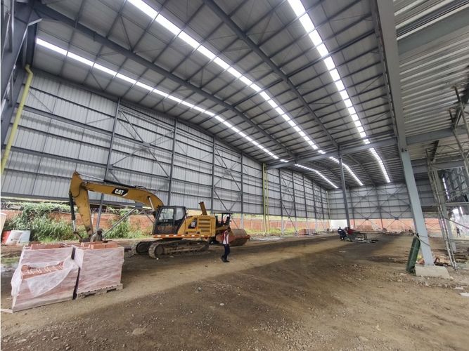 Bodega en arriendo en Acopi, Yumbo, 1920 m² · foto 2 de 6