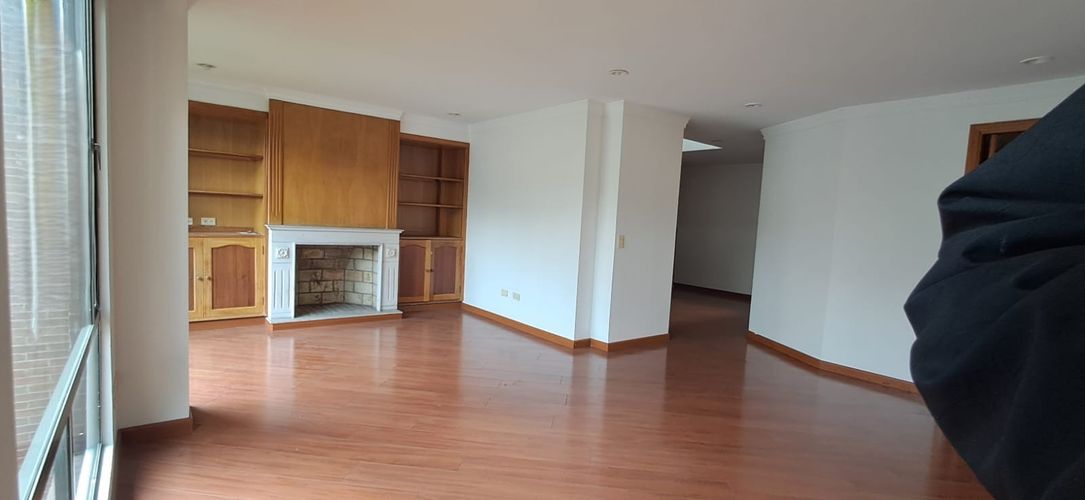 Apartamento de 3 alcobas en venta en San Patricio, Bogotá, 246 m² · foto 3 de 24