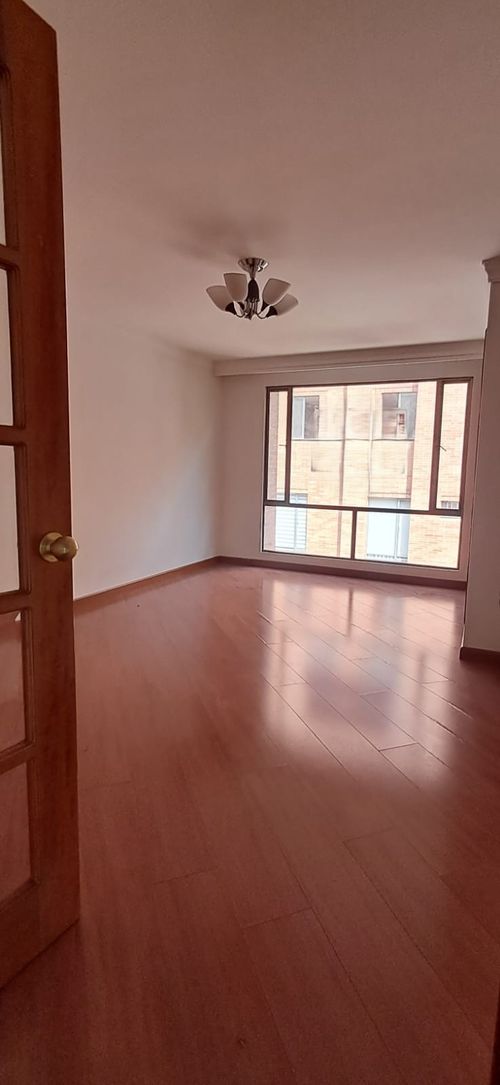 Apartamento de 3 alcobas en venta en San Patricio, Bogotá, 246 m² · foto 7 de 24