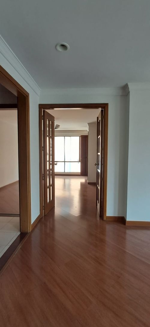 Apartamento de 3 alcobas en venta en San Patricio, Bogotá, 246 m² · foto 8 de 24
