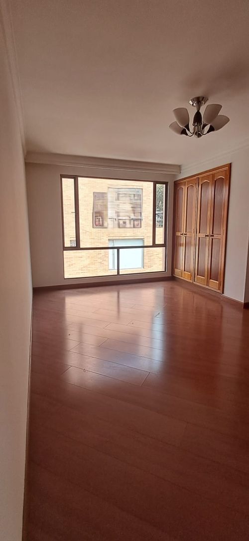 Apartamento de 3 alcobas en venta en San Patricio, Bogotá, 246 m² · foto 10 de 24