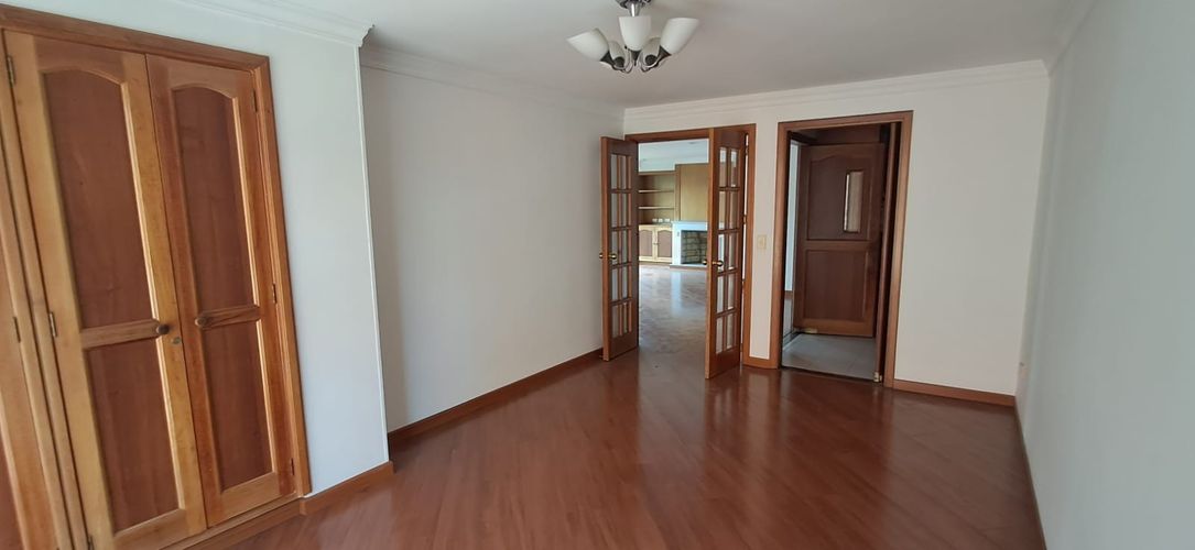 Apartamento de 3 alcobas en venta en San Patricio, Bogotá, 246 m² · foto 13 de 24
