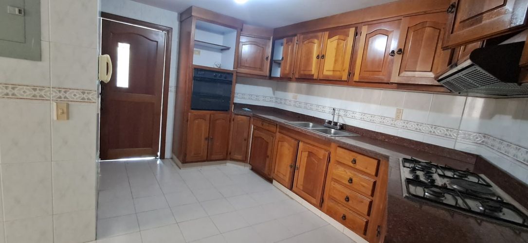 Apartamento de 3 alcobas en venta en San Patricio, Bogotá, 246 m² · foto 17 de 24
