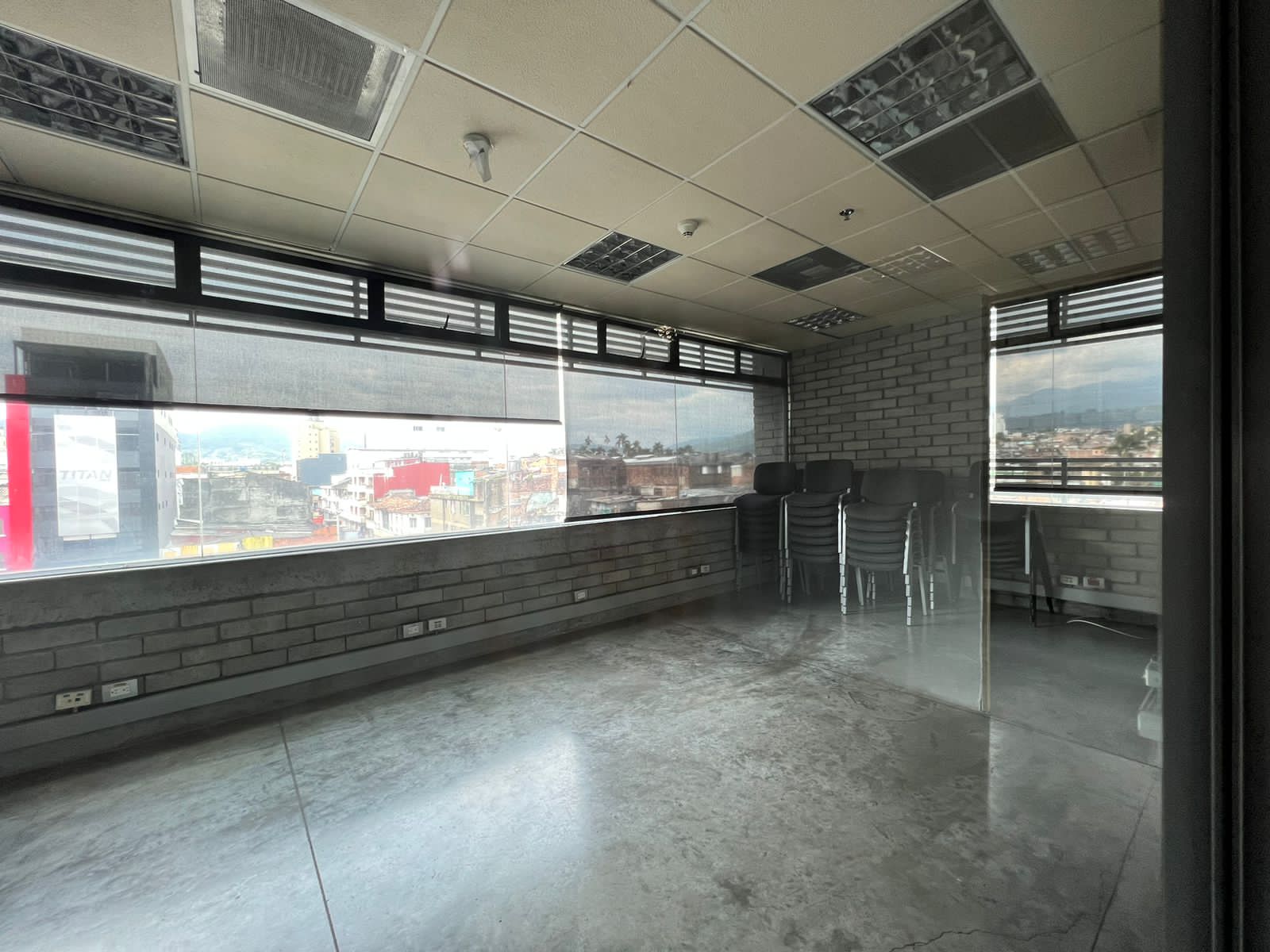 Office for rent in Sector galeria central, Pereira