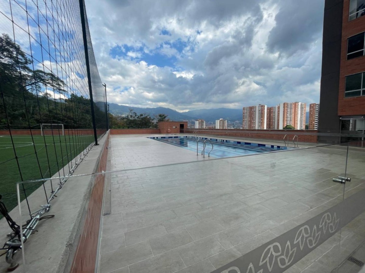 Apartamento en venta en El Poblado, Medellín 3