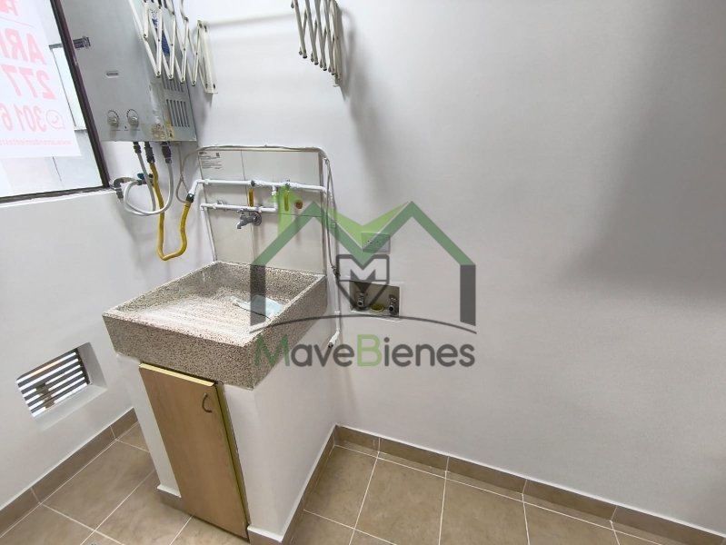 Apartamento en arriendo en El Poblado, Medellín · foto 3 de 13