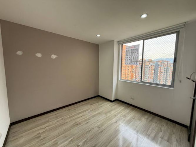 Apartamento de 3 alcobas en arriendo en Los Balsos, Medellín, 92 m² · foto 9 de 12