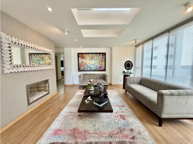 Apartamento de 3 alcobas en venta en Chico Norte, Bogotá, 230 m² · foto 3 de 17