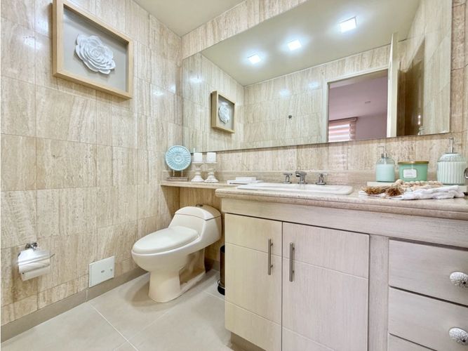 Apartamento de 3 alcobas en venta en Chico Norte, Bogotá, 230 m² · foto 7 de 17