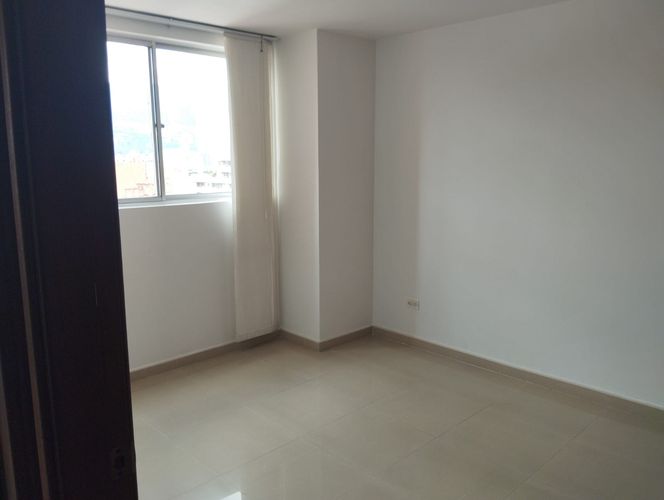 Apartamento de 3 alcobas en arriendo en Laureles, Medellín, 105 m² · foto 3 de 19