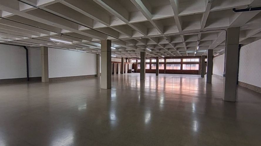 Local en arriendo en El Poblado, Medellín, 870 m² · foto 3 de 8