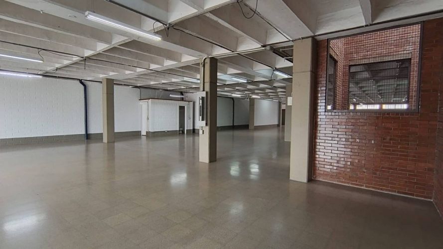 Local en arriendo en El Poblado, Medellín, 870 m² · foto 5 de 8
