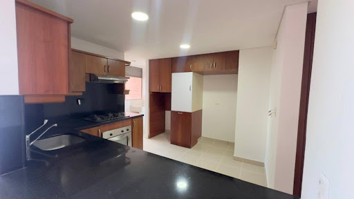 Apartamento en arriendo en Loma De Los Gonzalez, Medellín · foto 2 de 24