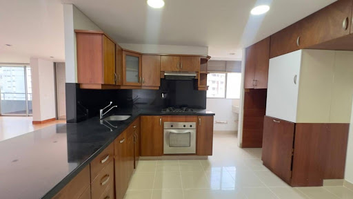 Apartamento en arriendo en Loma De Los Gonzalez, Medellín · foto 5 de 24