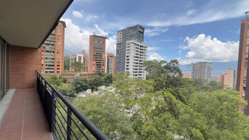 Apartamento en arriendo en Loma De Los Gonzalez, Medellín · foto 7 de 24