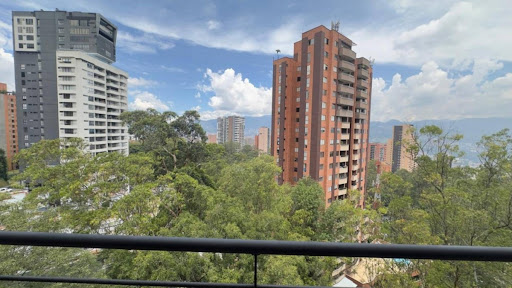 Apartamento en arriendo en Loma De Los Gonzalez, Medellín · foto 8 de 24