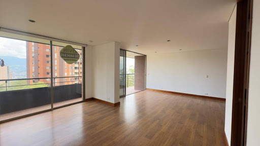 Apartamento en arriendo en Loma De Los Gonzalez, Medellín · foto 14 de 24