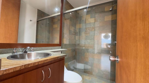 Apartamento en arriendo en Loma De Los Gonzalez, Medellín · foto 15 de 24