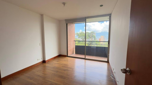 Apartamento en arriendo en Loma De Los Gonzalez, Medellín · foto 16 de 24