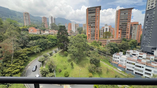 Apartamento en arriendo en Loma De Los Gonzalez, Medellín · foto 22 de 24