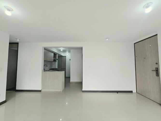 Apartamento de 3 alcobas en arriendo en Belén, Medellín, 77 m² · foto 4 de 20