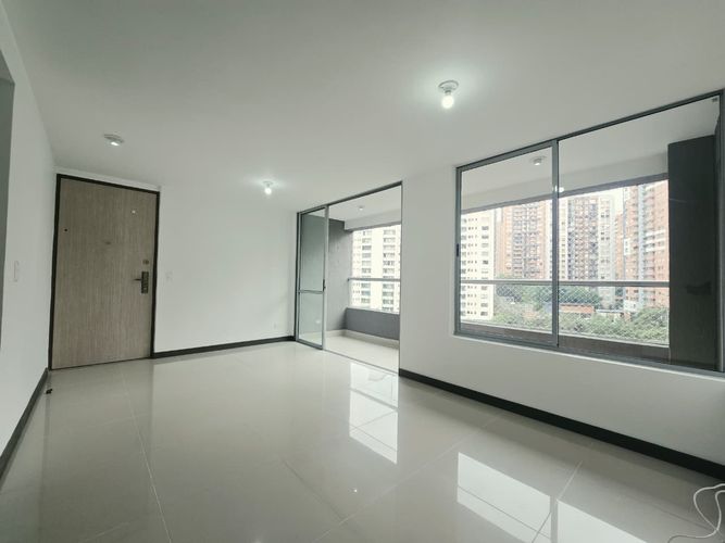 Apartamento de 3 alcobas en arriendo en Belén, Medellín, 77 m² · foto 7 de 20
