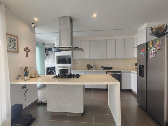 Apartamento de 3 alcobas en arriendo en El Poblado, Medellín, 165 m² · foto 5 de 20