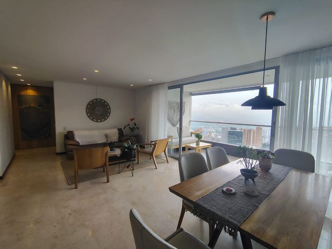 Apartamento de 3 alcobas en arriendo en El Poblado, Medellín, 165 m² · foto 2 de 20