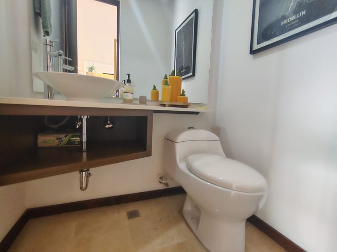 Apartamento de 3 alcobas en arriendo en El Poblado, Medellín, 165 m² · foto 19 de 20