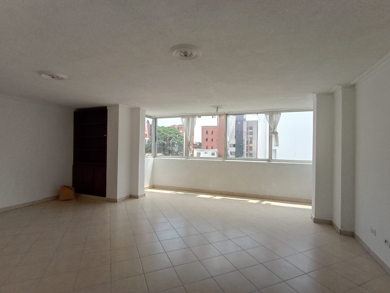 Apartamento en arriendo en Laureles, Medellín · foto 2 de 19