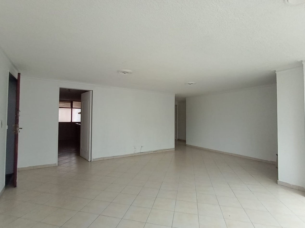 Apartamento en arriendo en Laureles, Medellín · foto 4 de 19