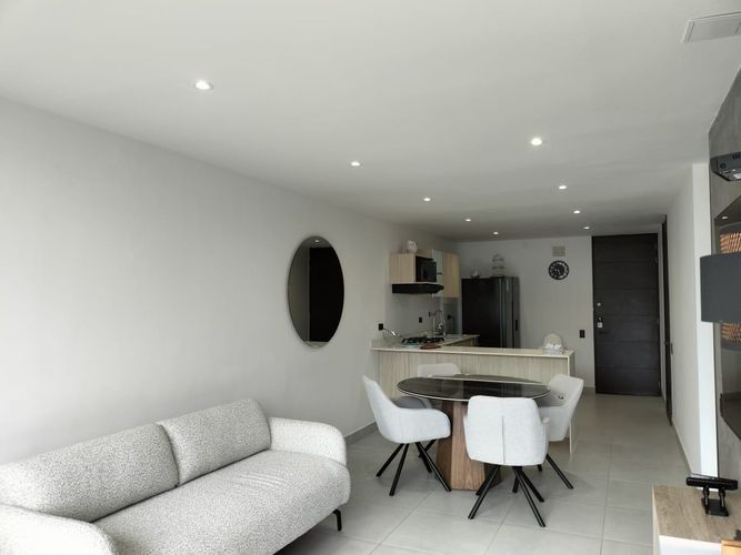 Apartamento de 2 alcobas en arriendo en El Poblado, Medellín, 85 m² · foto 5 de 18