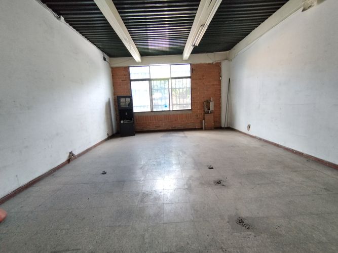 Bodega en arriendo en Monteazul, Sabaneta, 1000 m² · foto 2 de 11