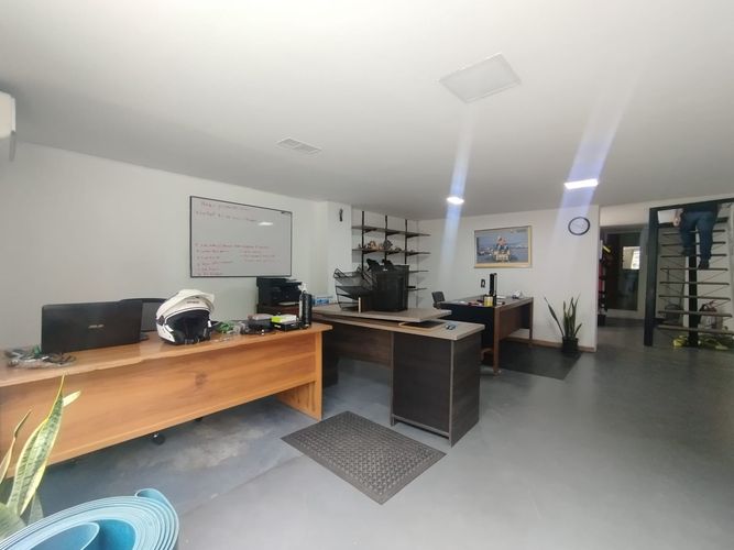 Local en arriendo en El Poblado, Medellín, 600 m² · foto 2 de 14