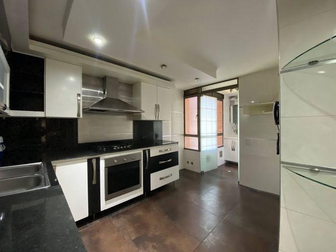 Apartamento de 3 alcobas en venta en La Calleja, Bogotá, 144 m² · foto 8 de 24