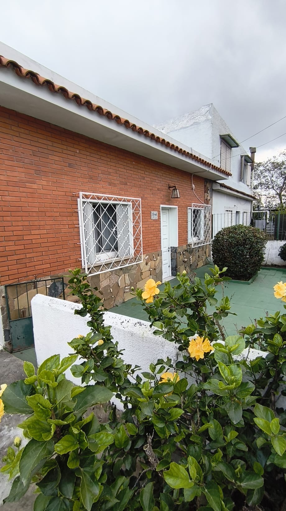 VENDO CASA PADRÓN ÚNICO, 2D Y GARAGE.