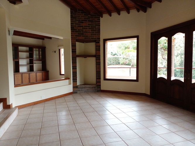 Casa de 3 alcobas en venta en Los Salados, El Retiro, 377 m² · foto 2 de 20