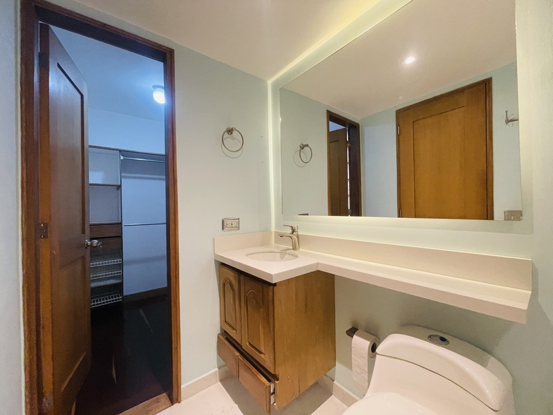 Apartamento en venta en El Poblado, Envigado · foto 16 de 23