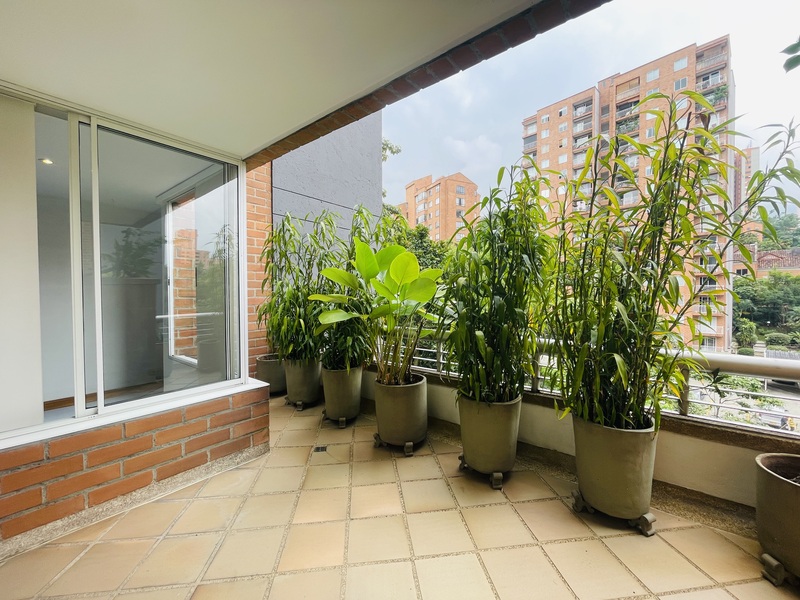 Apartamento en venta en El Poblado, Envigado · foto 21 de 23