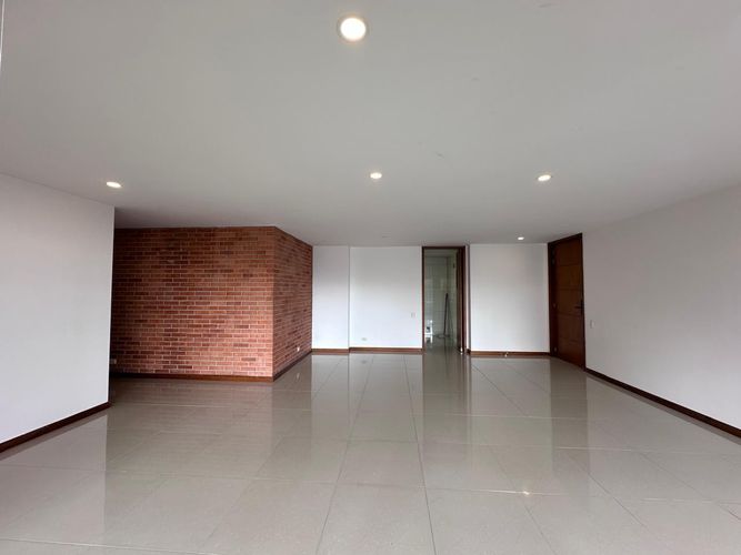 Apartamento de 3 alcobas en arriendo en El Poblado, Medellín, 155 m² · foto 7 de 20