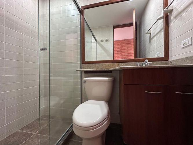 Apartamento de 3 alcobas en arriendo en El Poblado, Medellín, 155 m² · foto 18 de 20