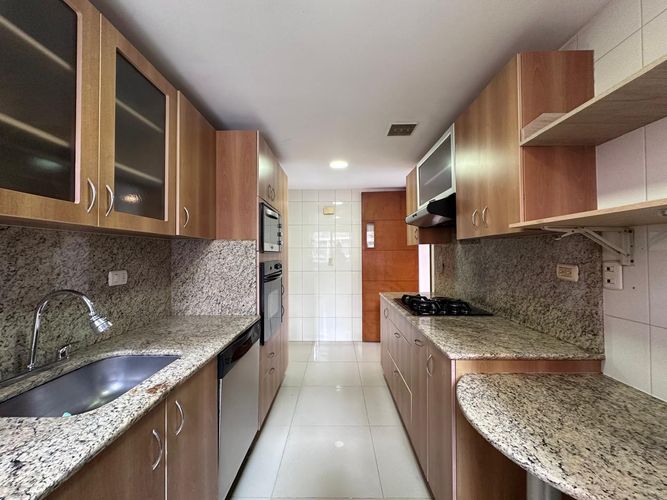 Apartamento de 3 alcobas en arriendo en El Poblado, Medellín, 155 m² · foto 6 de 20