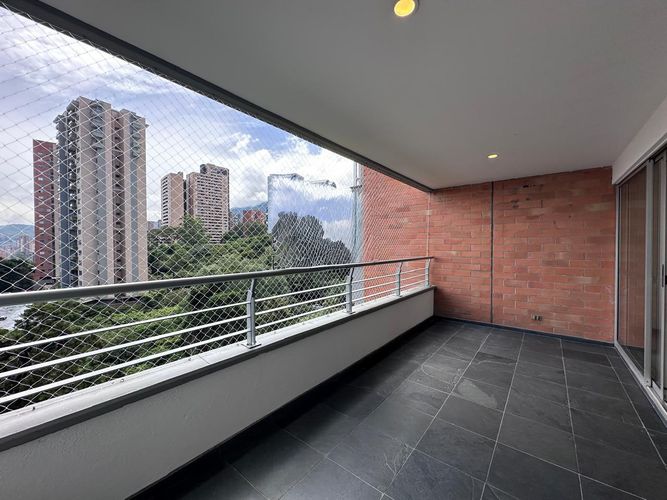 Apartamento de 3 alcobas en arriendo en El Poblado, Medellín, 155 m² · foto 20 de 20